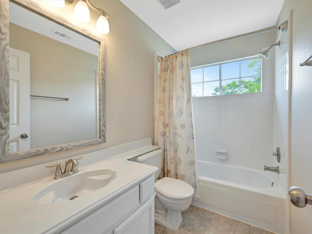 3915 Village Corner Drive, Pasadena, Texas image 31