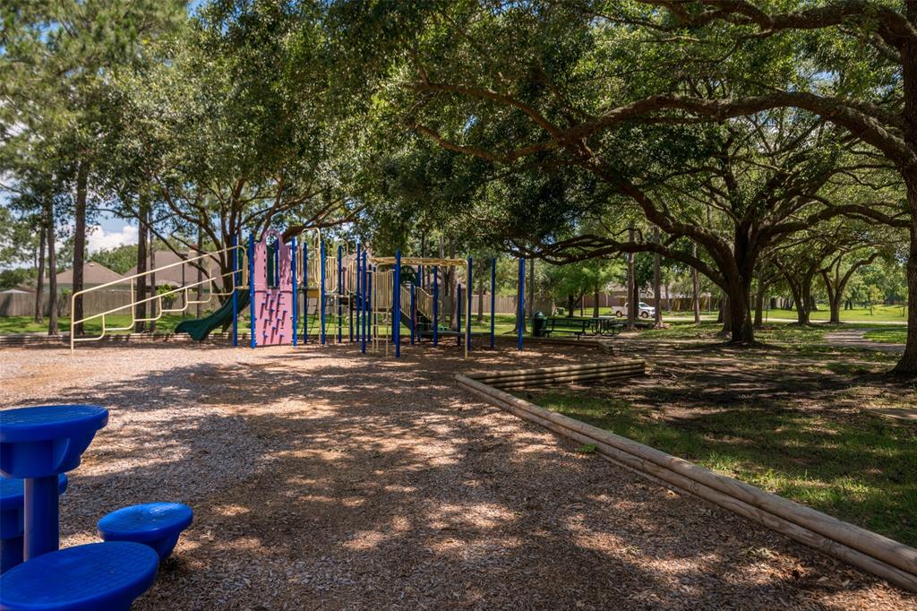 3915 Village Corner Drive, Pasadena, Texas image 39