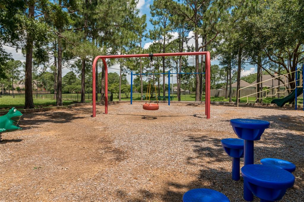 3915 Village Corner Drive, Pasadena, Texas image 38