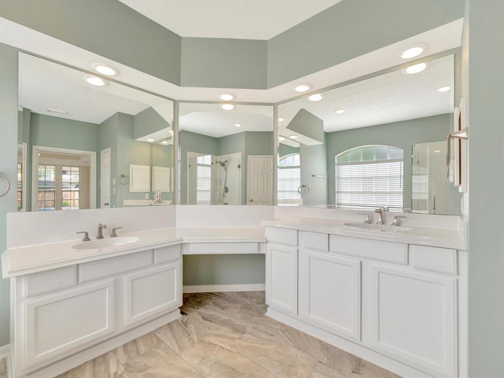 3915 Village Corner Drive, Pasadena, Texas image 23