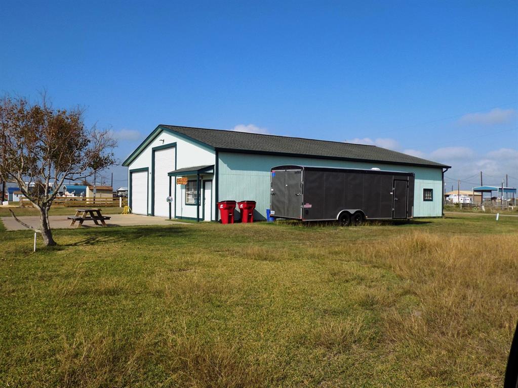 688 & 687 Blue Water Boulevard, Sargent, Texas image 11