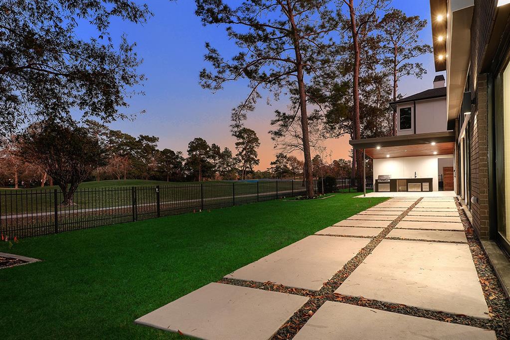 112 S Timber Top Dr, The Woodlands, Texas image 39