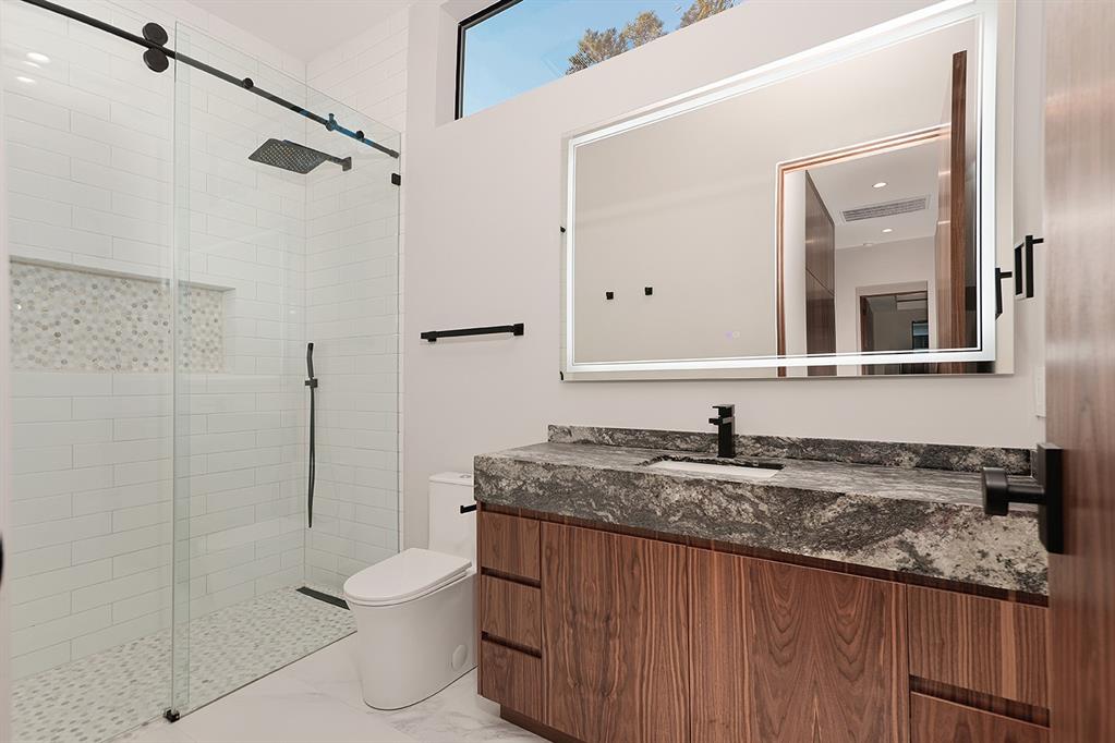 112 S Timber Top Dr, The Woodlands, Texas image 32