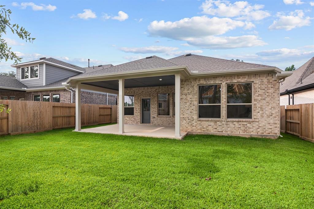 414 Embden Rim Drive, Willis, Texas image 8