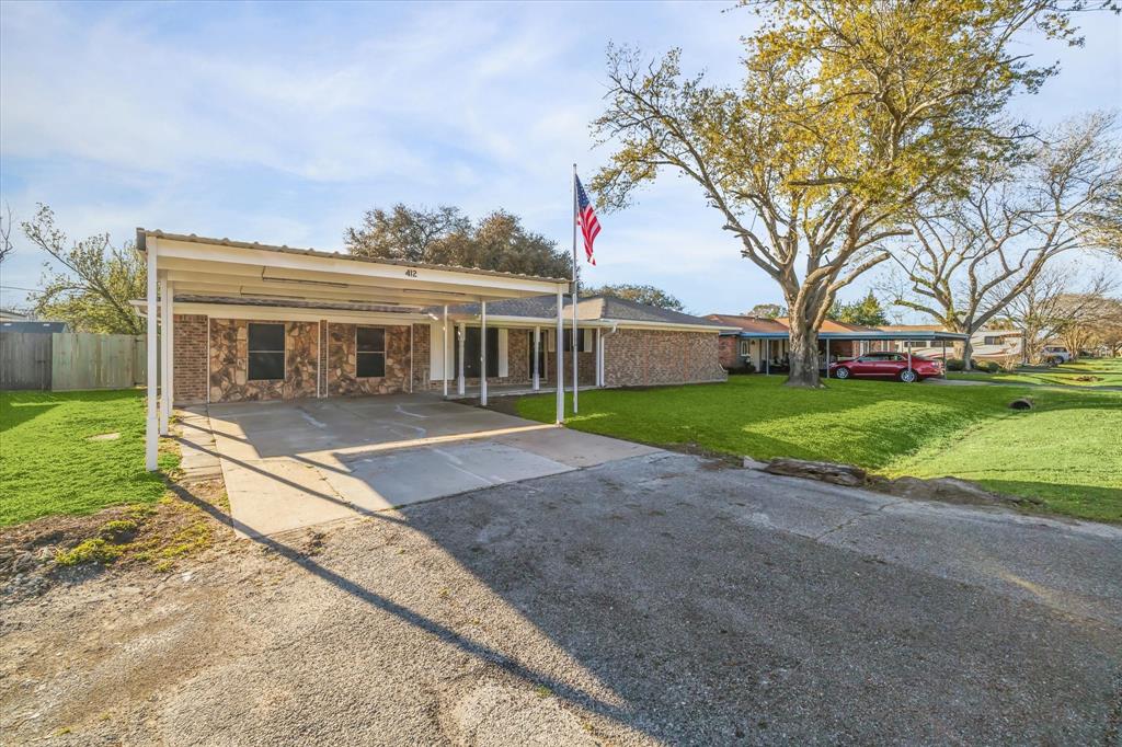 412 Lyndale Drive