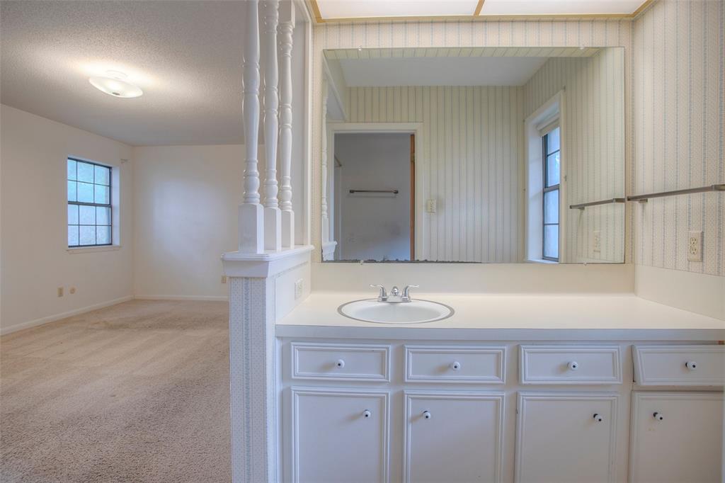 333 Hardy Street, Huntsville, Texas image 31