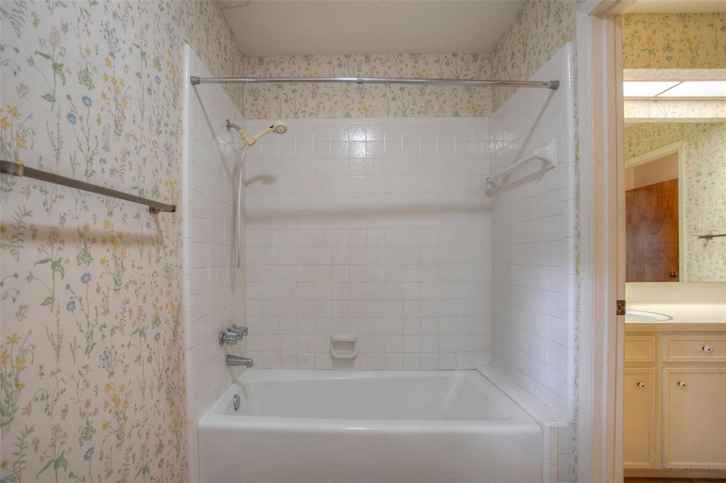 333 Hardy Street, Huntsville, Texas image 23