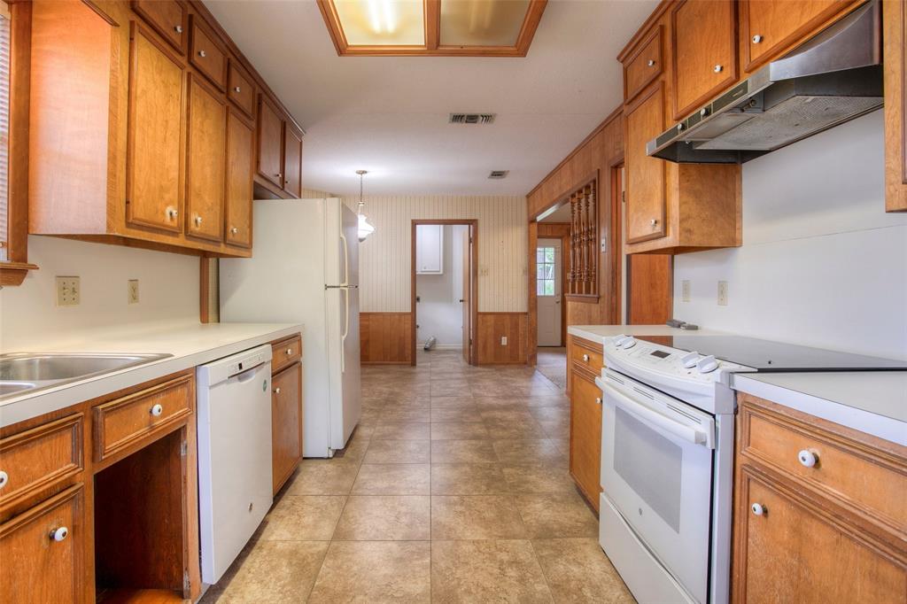 333 Hardy Street, Huntsville, Texas image 17