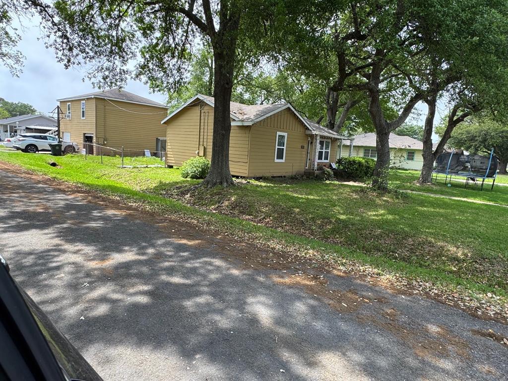 2701 3rd Avenue, Groves, Texas image 2