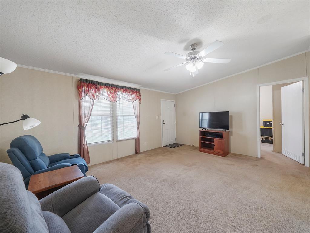 622 Golden Bend Drive, Highlands, Texas image 3