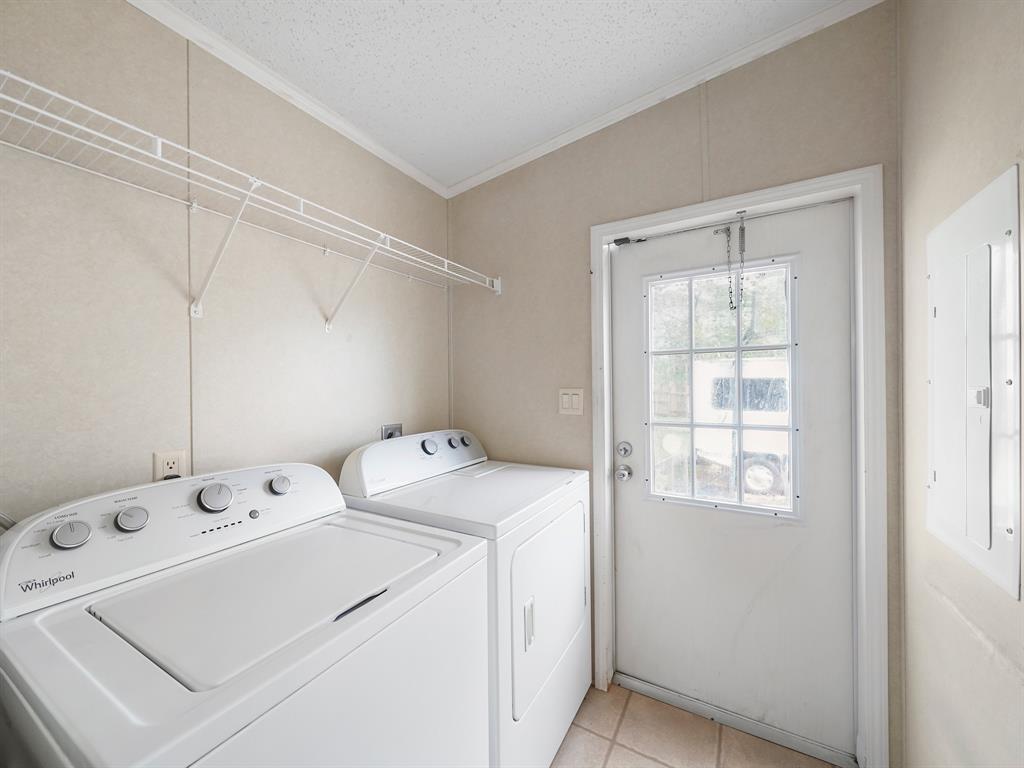 622 Golden Bend Drive, Highlands, Texas image 14