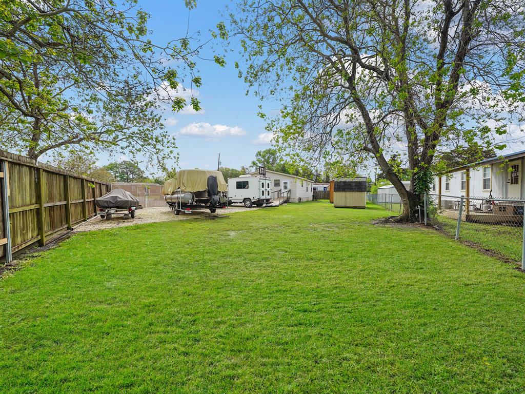 622 Golden Bend Drive, Highlands, Texas image 26