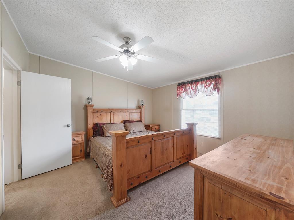 622 Golden Bend Drive, Highlands, Texas image 16