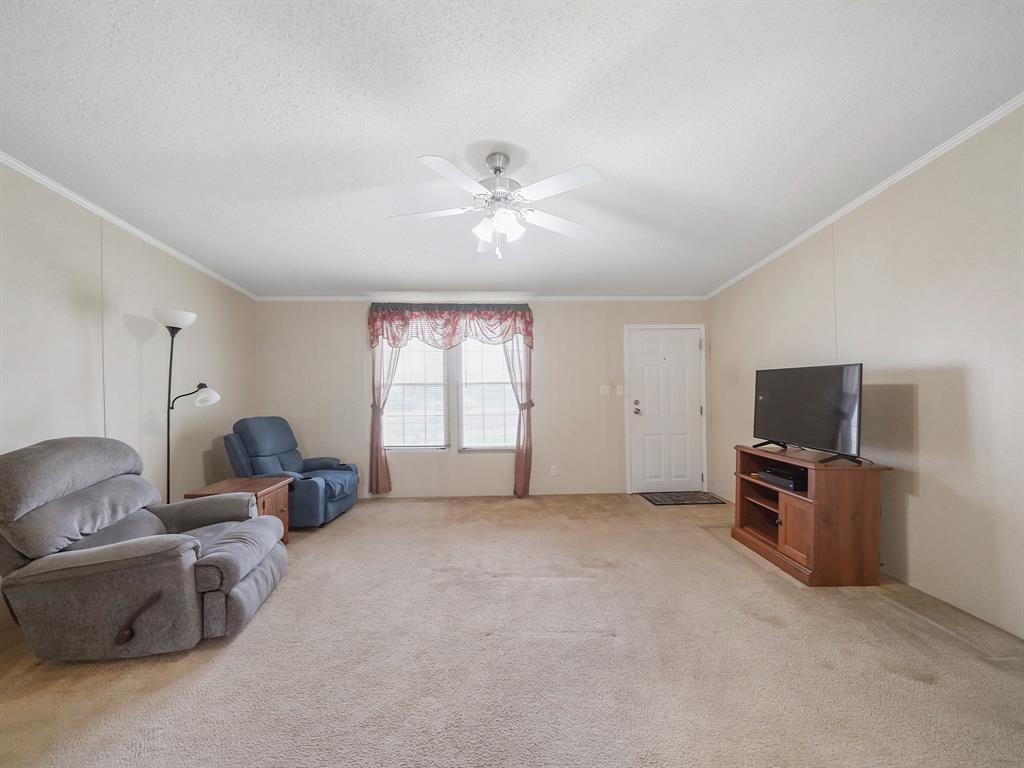 622 Golden Bend Drive, Highlands, Texas image 6