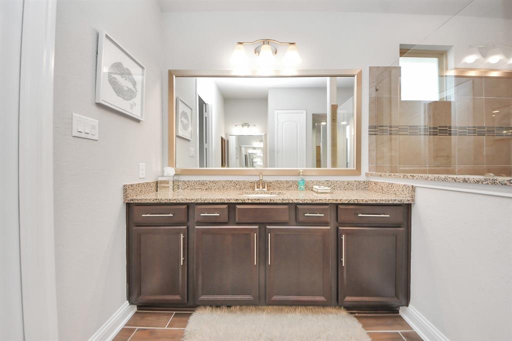 7006 Water Glen Lane, Manvel, Texas image 33