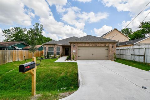 Photo of 6718 Utah Street, Houston, TX 77091 (MLS # 3475526) Photo of 6718 Utah Street, Houston, TX 77091 (MLS # 3475526)