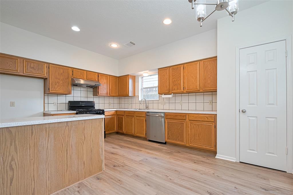 4627 Plymouth Way, Missouri City, Texas image 16
