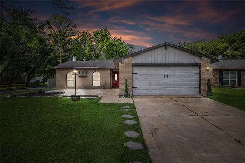 Single Family Residence in Richmond TX 6742 Tara Drive.jpg