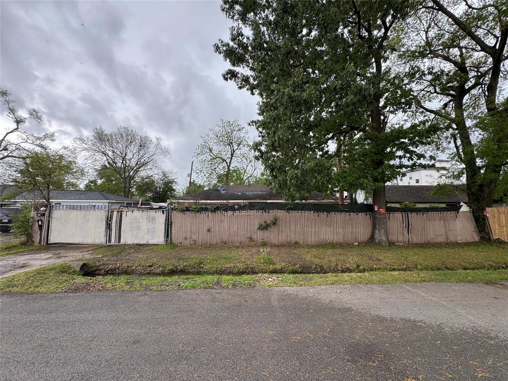 7527 Jalna Street, Houston, Texas image 2