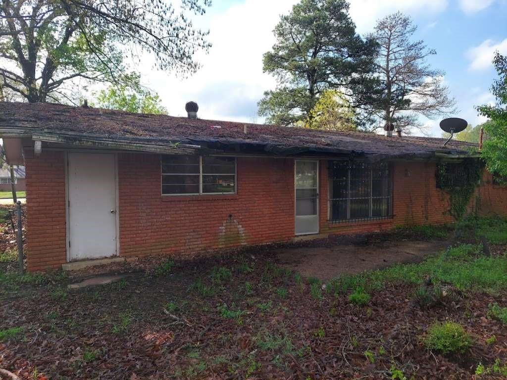 1716 S Robison Road, Texarkana, Texas image 1
