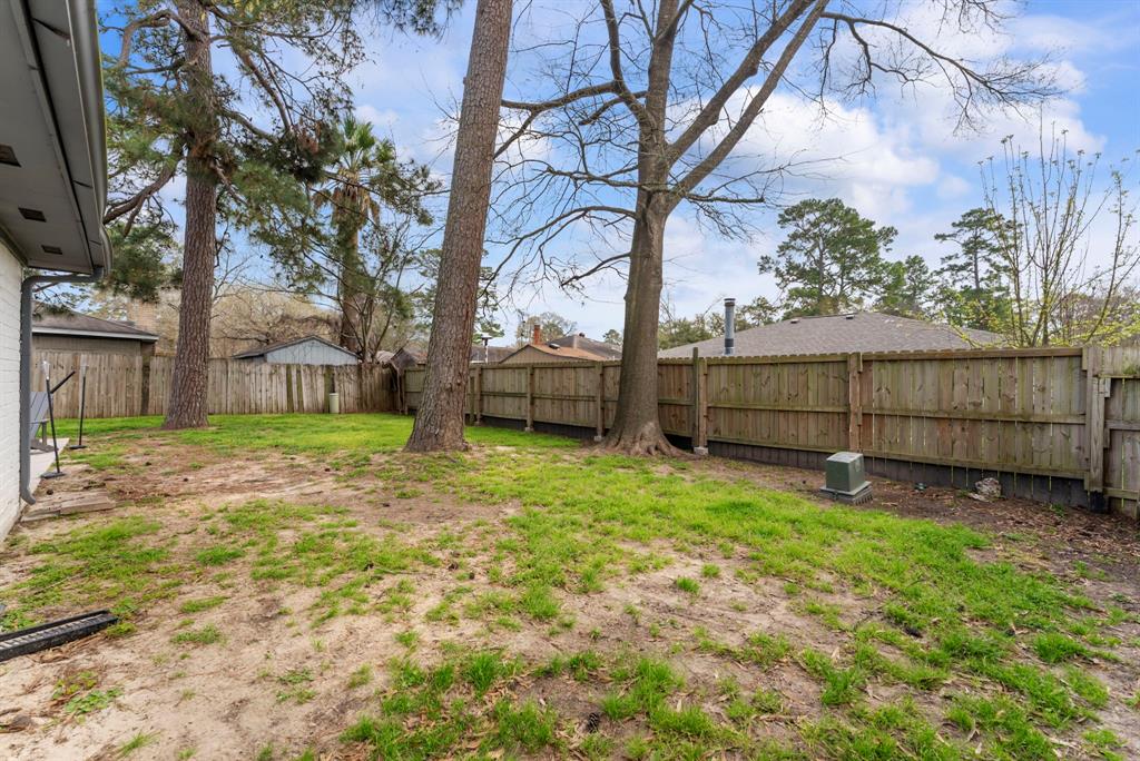 4930 Algernon Drive, Spring, Texas image 36