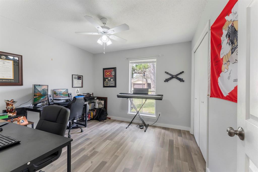 4930 Algernon Drive, Spring, Texas image 27