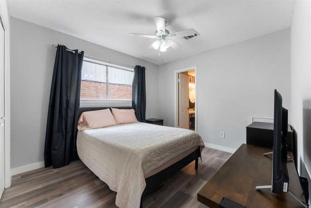 4930 Algernon Drive, Spring, Texas image 32