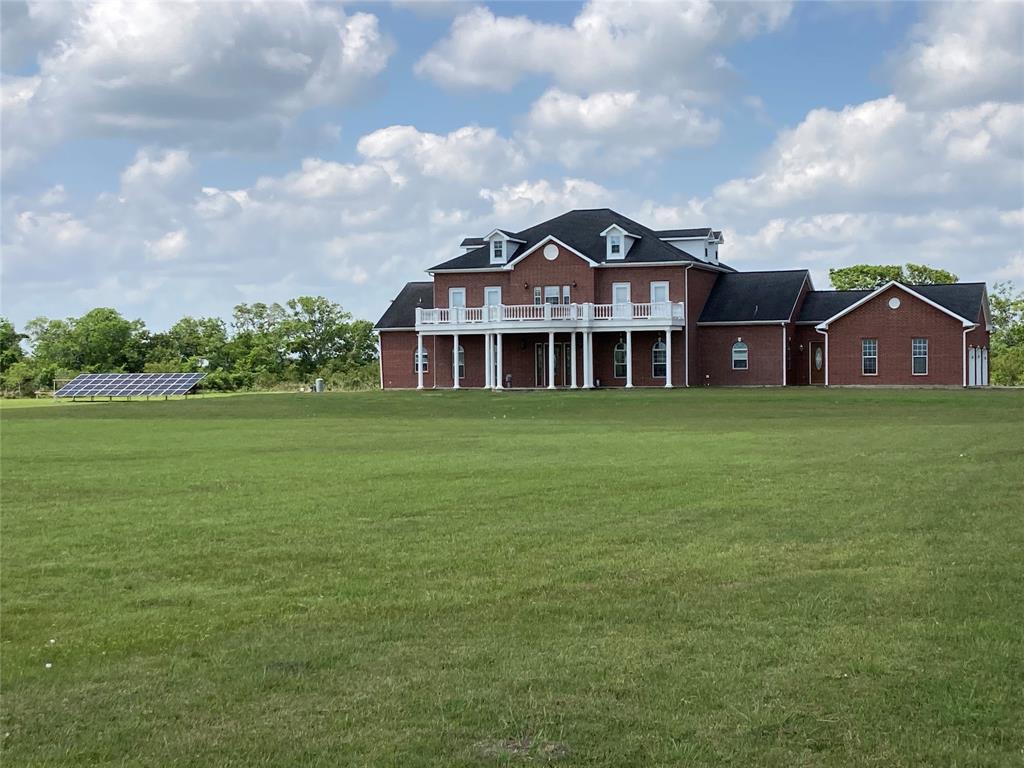 2709 Flores Bayou Bridge Road, Angleton, Texas image 1