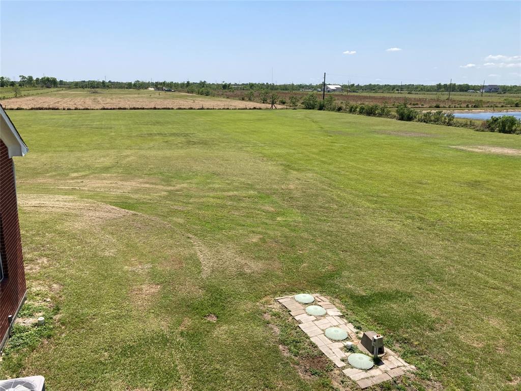 2709 Flores Bayou Bridge Road, Angleton, Texas image 2