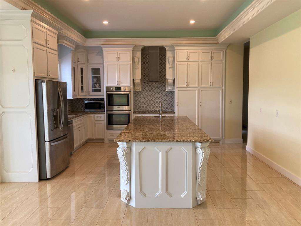 2709 Flores Bayou Bridge Road, Angleton, Texas image 13