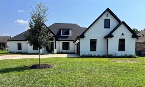 10843 Bourbon Street Willis TX 77318