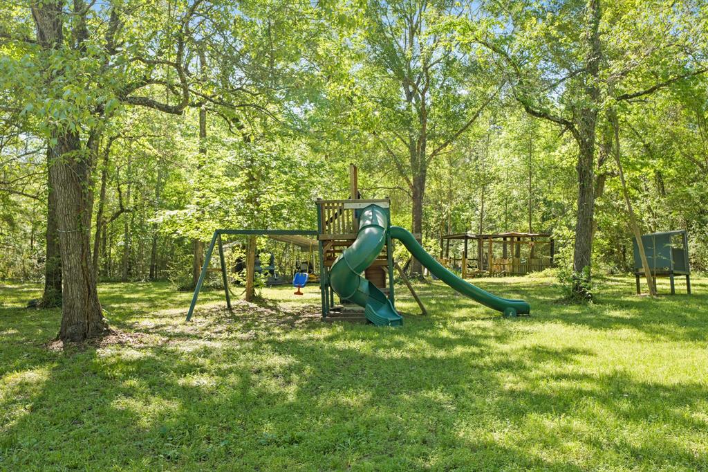 17111 Azalea Lane, Plantersville, Texas image 7