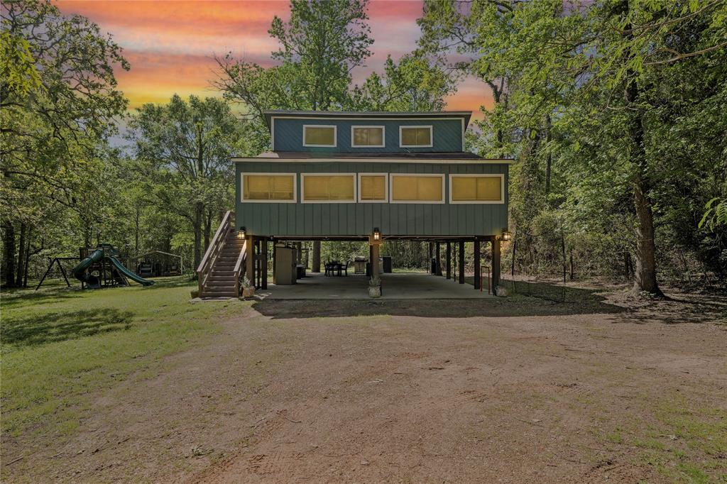 17111 Azalea Lane, Plantersville, Texas image 3