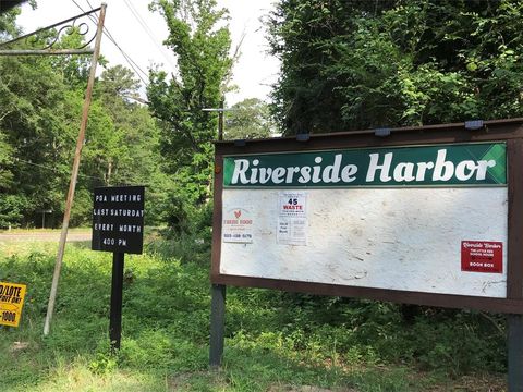 Photo of 148 Brazil Boulevard, Huntsville, TX 77320 (MLS # 22422664)