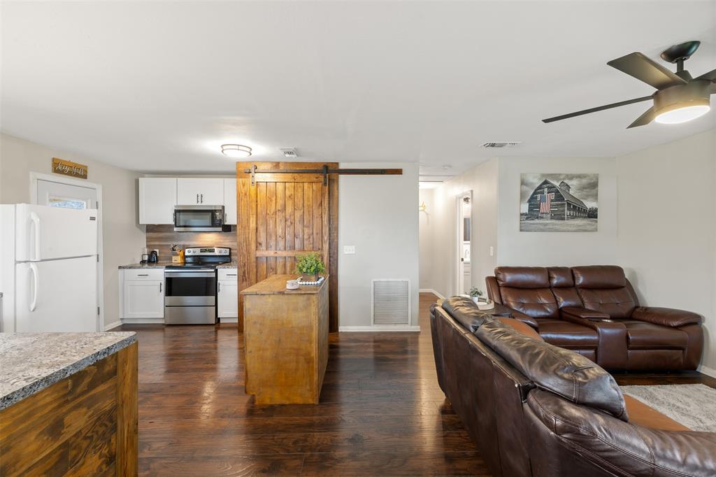 1503 Austin Street, Columbus, Texas image 6
