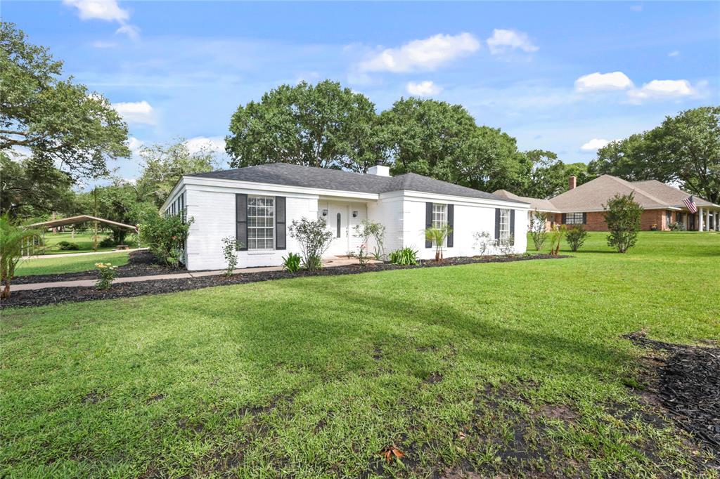 3101 Possum Trot Street, Brenham, Texas image 1
