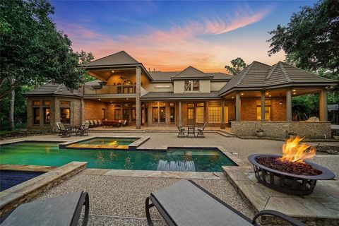 Single Family Residence in The Woodlands TX 27 Damask Rose Way.jpg