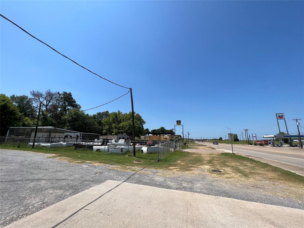 1518 W Commerce St, Buffalo, Texas image 2