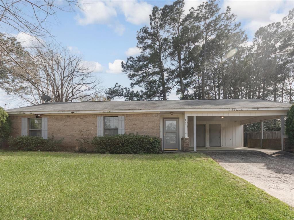 827 Scarlet Oak Street, Nacogdoches, Texas image 2