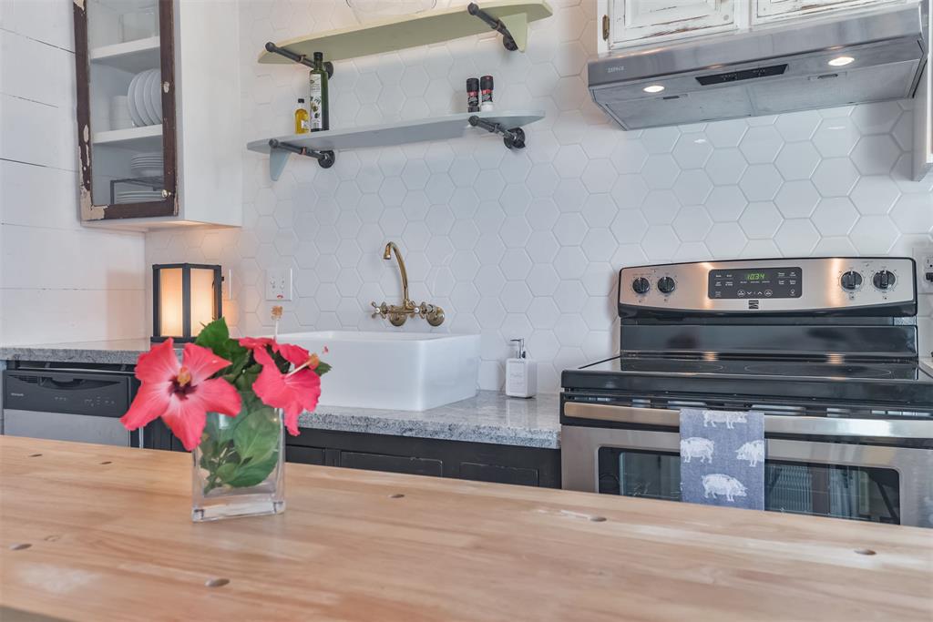 1511 Mechanic Street, Galveston, Texas image 12