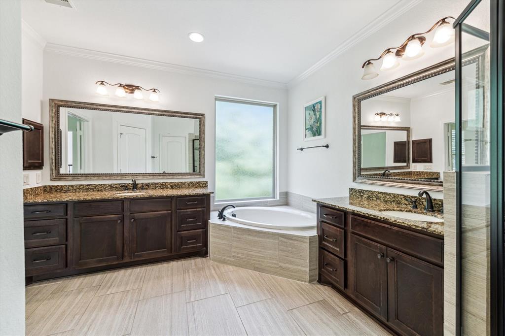 35 Daffodil Meadow Place, Tomball, Texas image 19