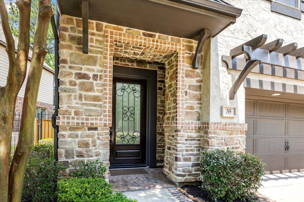 35 Daffodil Meadow Place, Tomball, Texas image 2