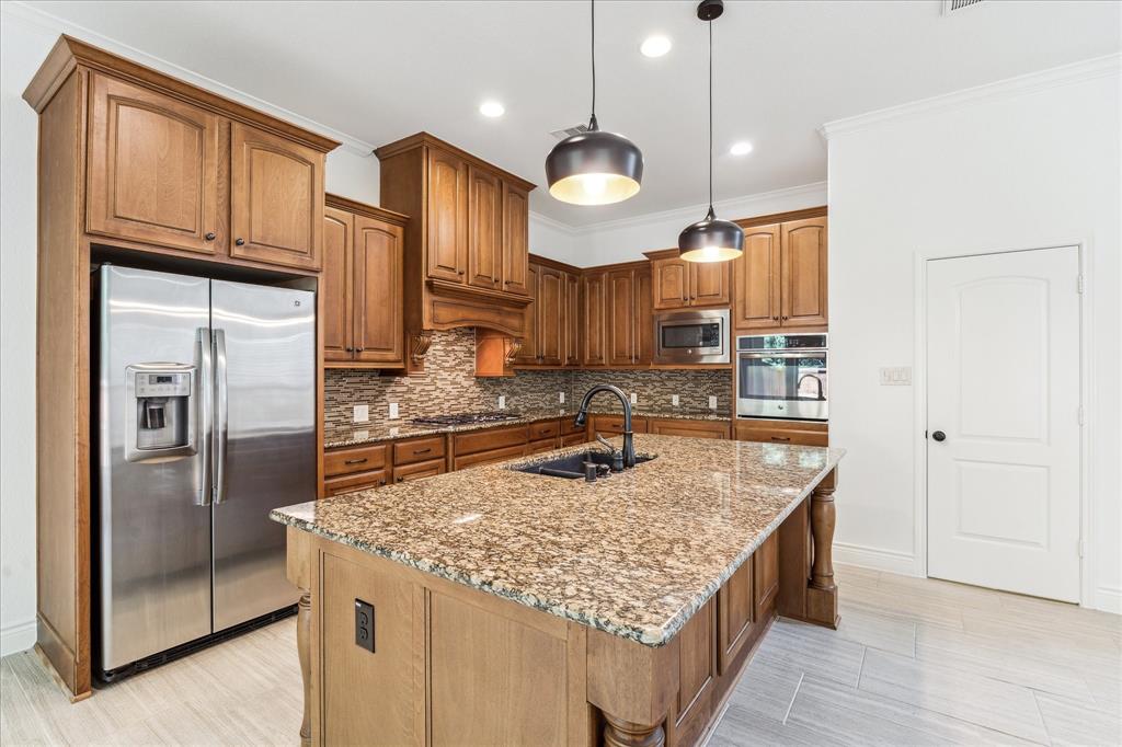 35 Daffodil Meadow Place, Tomball, Texas image 11