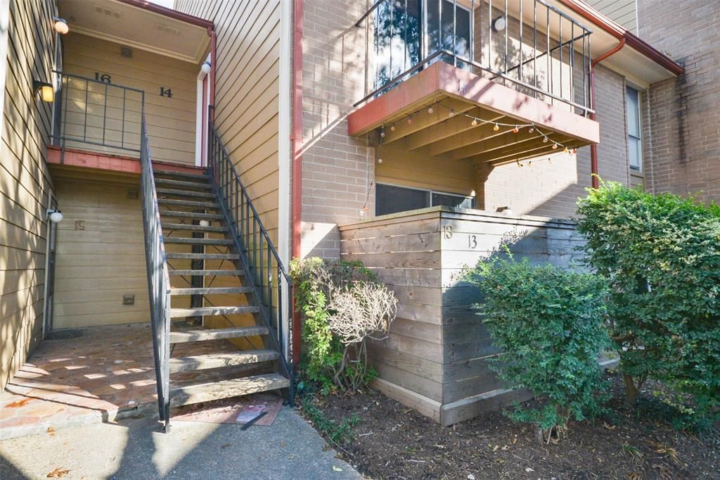 listing image 0