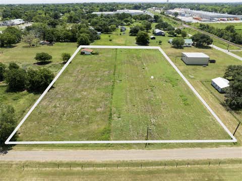 Vacant Land For Sale - 215 Old Highway 90 Loop<br/> Schulenburg, TX 78956