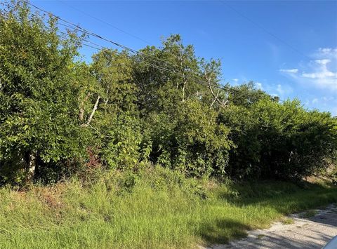 Vacant Land For Sale - 327 13th Street<br/> San Leon, TX 77539