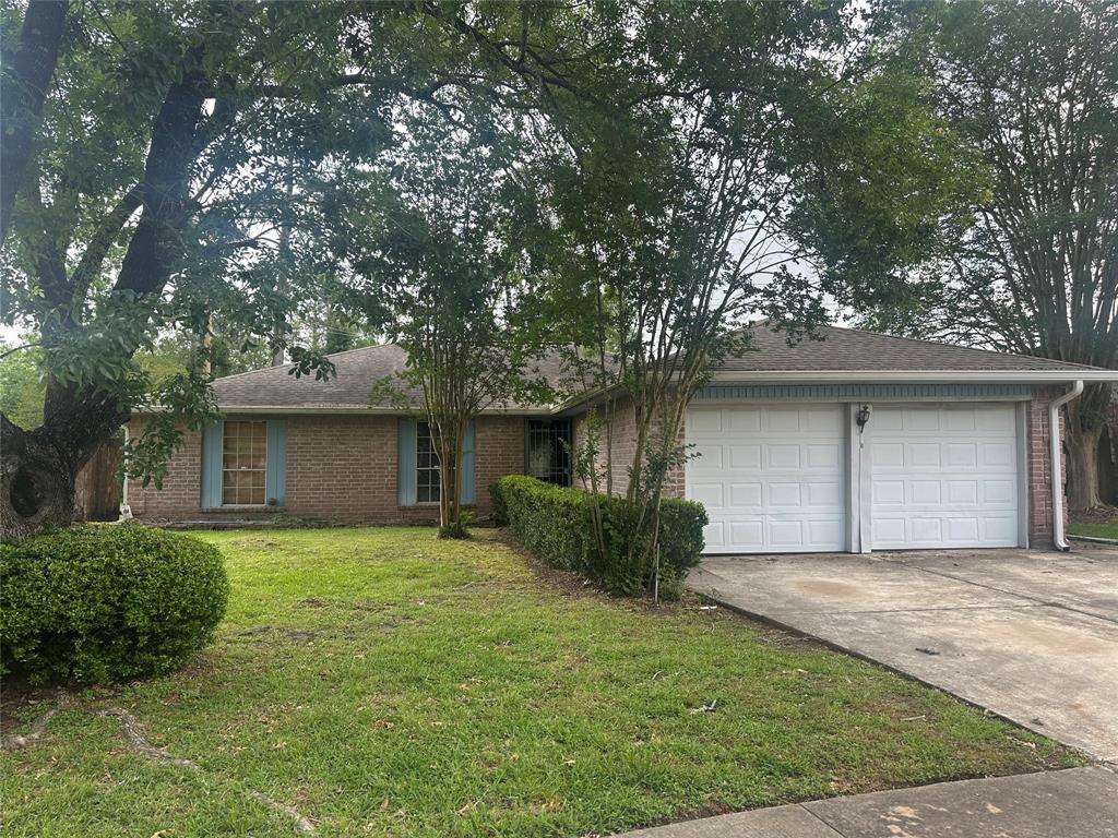 6126 Knotty Post Lane, Spring, Texas image 1