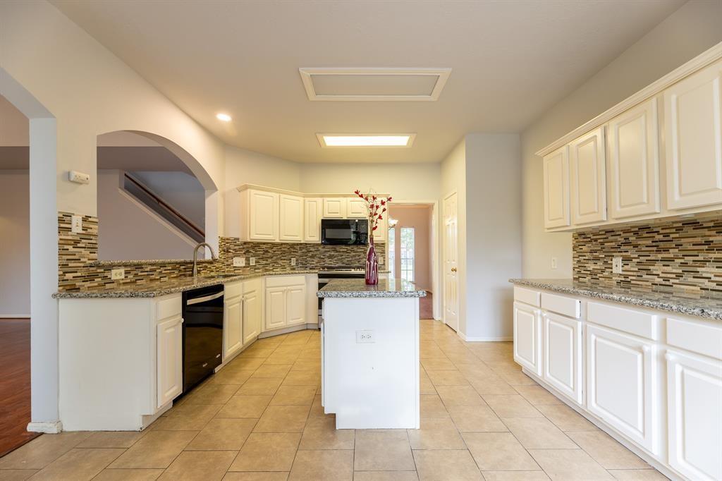 3111 Glen Cullen Lane, Pearland, Texas image 12