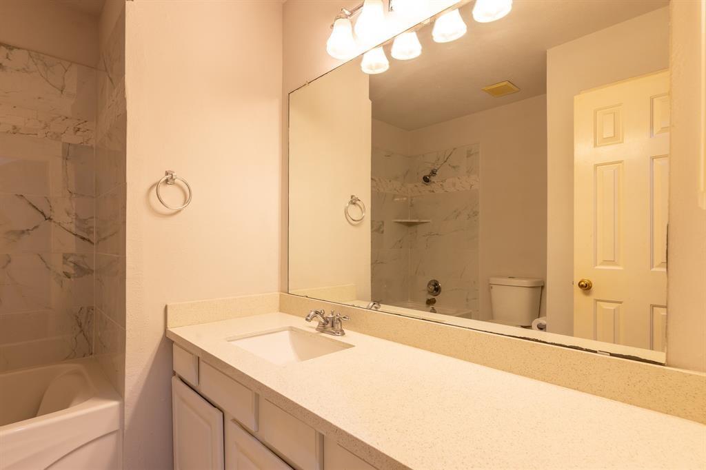 3111 Glen Cullen Lane, Pearland, Texas image 28