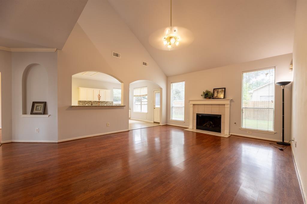 3111 Glen Cullen Lane, Pearland, Texas image 16
